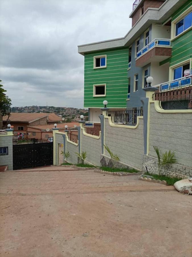 Studio Meuble Haut Standing Jouvence Yaoundé Buitenkant foto
