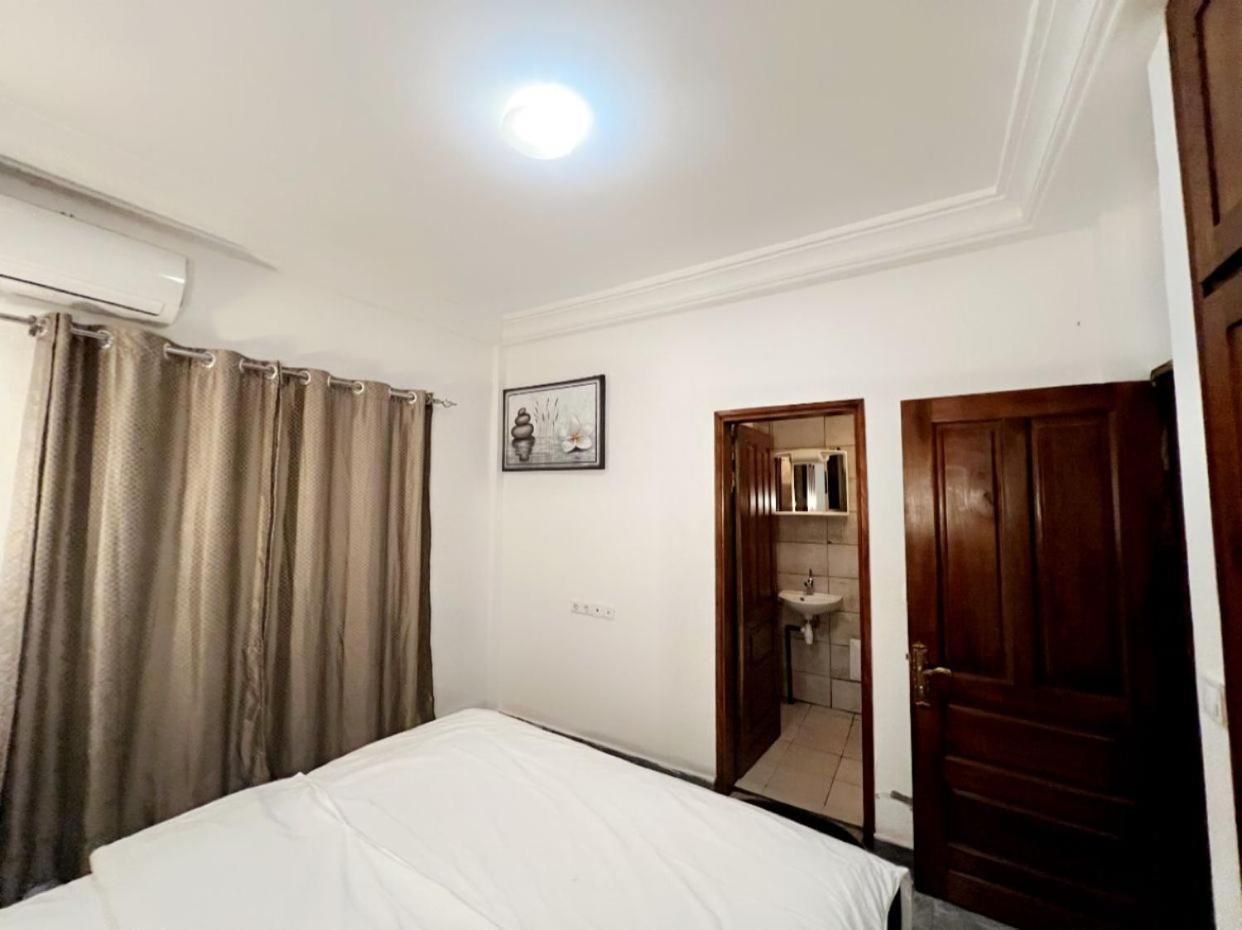 Studio Meuble Haut Standing Jouvence Yaoundé Buitenkant foto
