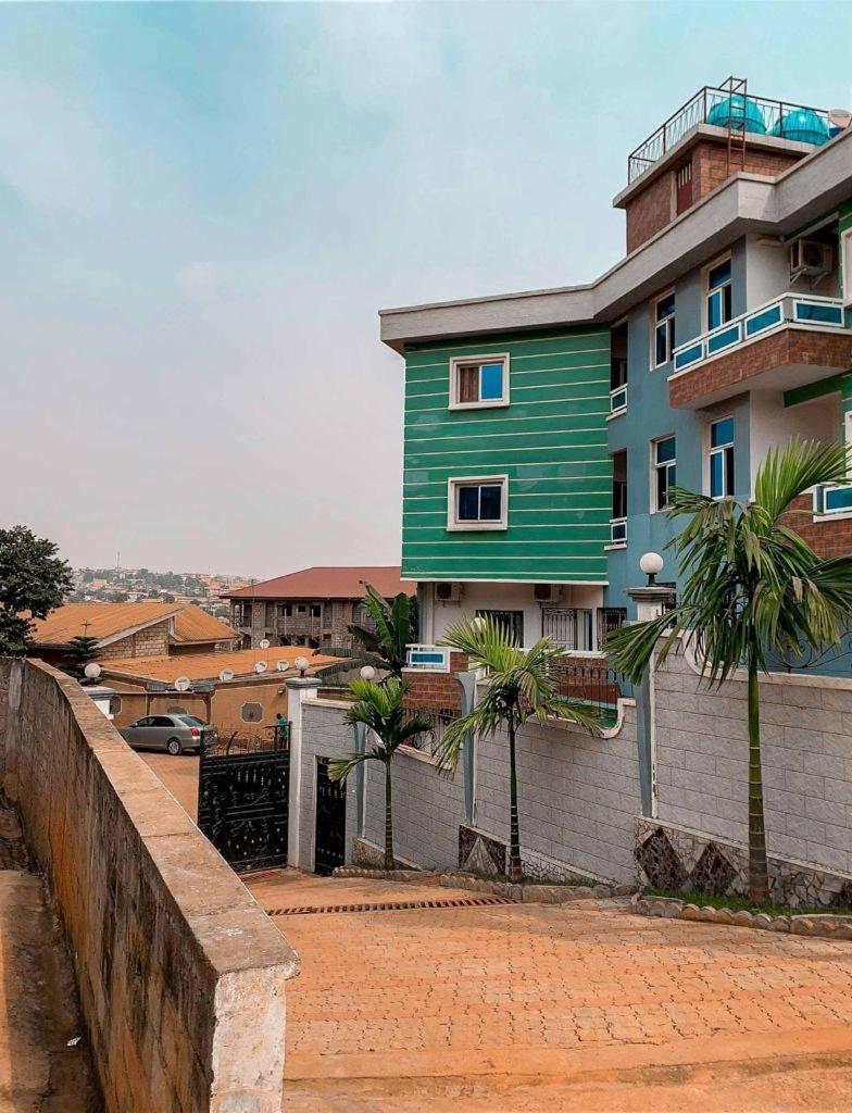Studio Meuble Haut Standing Jouvence Yaoundé Buitenkant foto