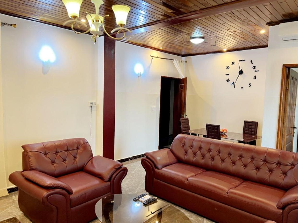 Studio Meuble Haut Standing Jouvence Yaoundé Buitenkant foto