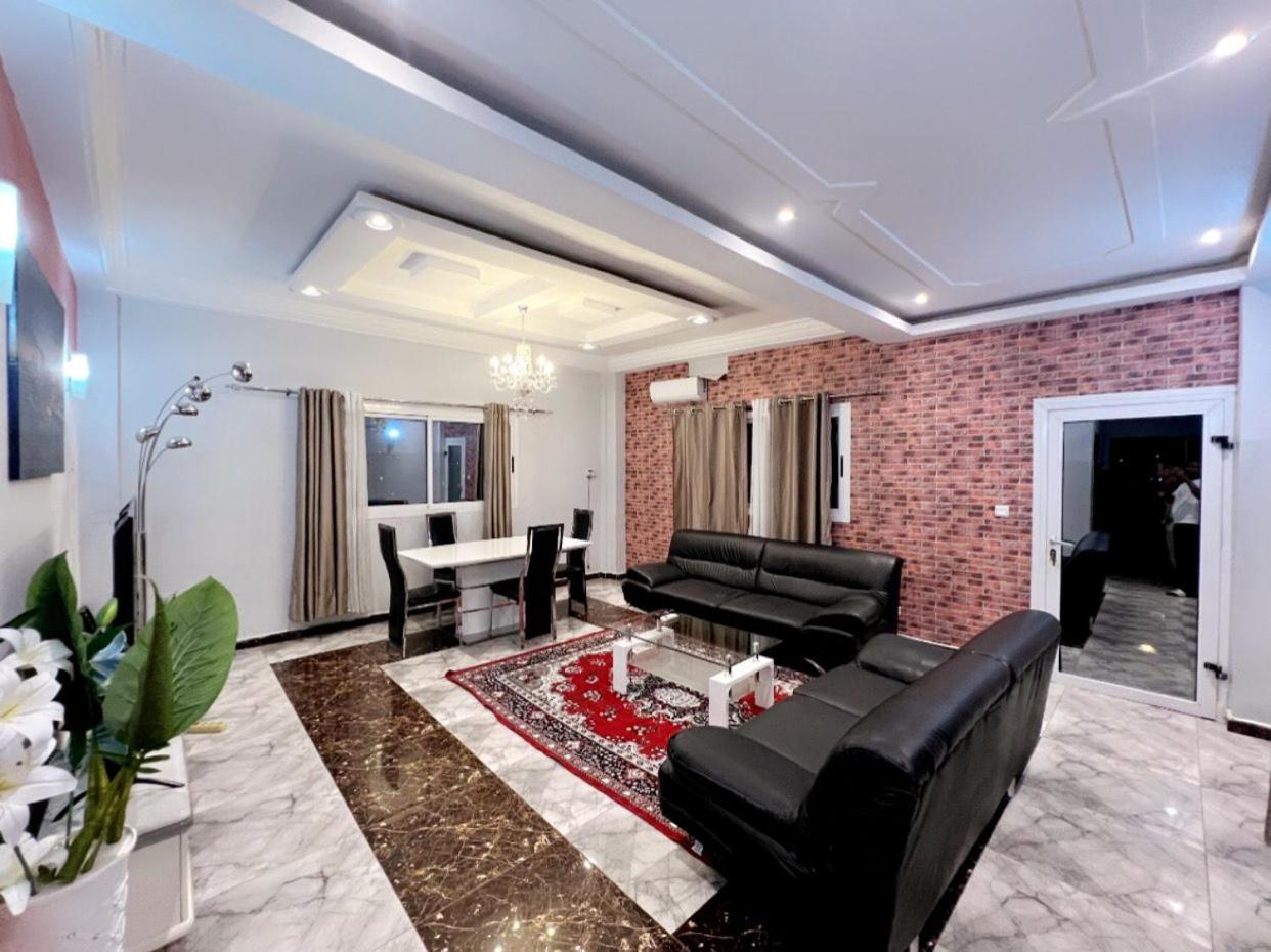 Studio Meuble Haut Standing Jouvence Yaoundé Buitenkant foto