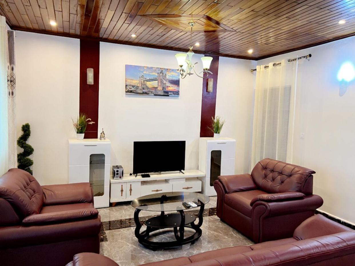 Studio Meuble Haut Standing Jouvence Yaoundé Buitenkant foto